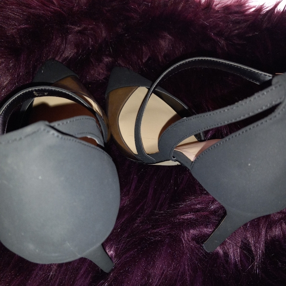 Dress Shoes - Picture 2 of 4